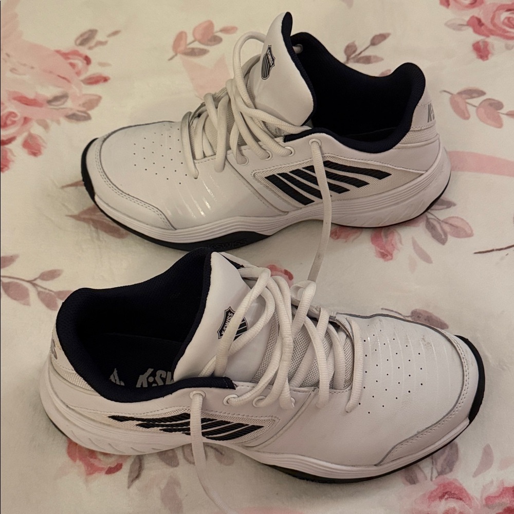 K-Swiss Men’s White and Black Lace-Up Sneakers
